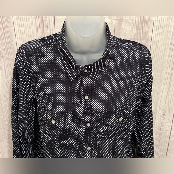 FOREVER 21 Long sleeve women button down shirt/ size L - Picture 5 of 6